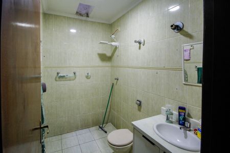 Casa à venda com 175m², 3 quartos e 3 vagasBanheiro 