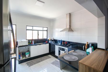 Casa à venda com 175m², 3 quartos e 3 vagasCozinha