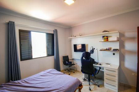 Casa à venda com 175m², 3 quartos e 3 vagasQuarto 2