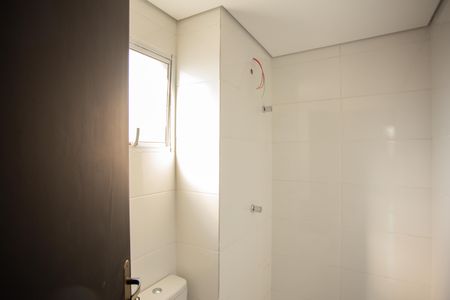 Banheiro de kitnet/studio para alugar com 1 quarto, 28m² em Imirim, São Paulo