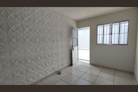 Sala de casa de condomínio para alugar com 2 quartos, 60m² em Parque Sao Francisco, Ferraz de Vasconcelos