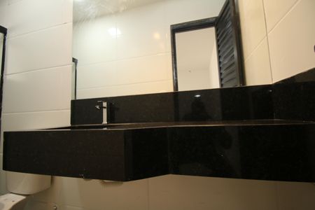 Casa à venda com 320m², 4 quartos e 2 vagasBanheiro 1