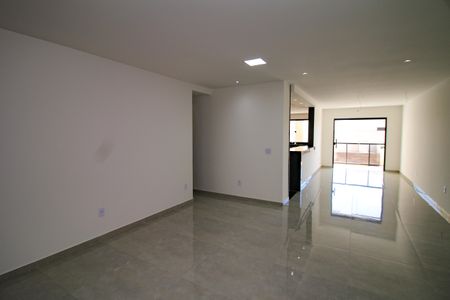 Casa à venda com 320m², 4 quartos e 2 vagasSala