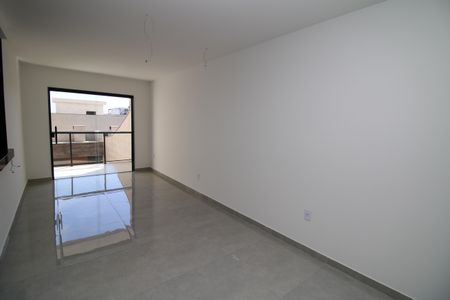 Sala de casa à venda com 4 quartos, 320m² em Jardim Guanabara, Rio de Janeiro