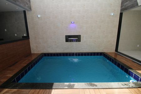 Casa à venda com 320m², 4 quartos e 2 vagasÁrea comum - Piscina