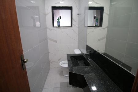 Casa à venda com 320m², 4 quartos e 2 vagasBanheiro 2