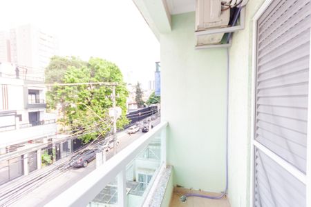 Apartamento à venda com 180m², 3 quartos e 2 vagas Apartamento à venda com 180m², 3 quartos e 2 vagasVaranda da Suíte