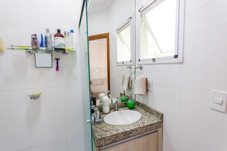Apartamento à venda com 180m², 3 quartos e 2 vagas Apartamento à venda com 180m², 3 quartos e 2 vagasBanheiro da Suíte