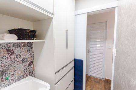 Apartamento à venda com 180m², 3 quartos e 2 vagas Apartamento à venda com 180m², 3 quartos e 2 vagasÁrea de Serviço