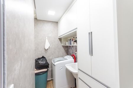 Apartamento à venda com 180m², 3 quartos e 2 vagas Apartamento à venda com 180m², 3 quartos e 2 vagasÁrea de Serviço