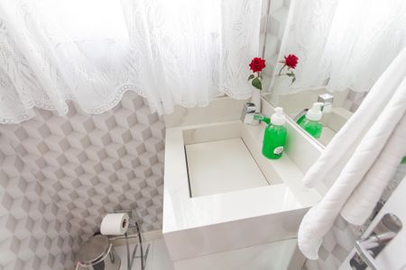 Apartamento à venda com 180m², 3 quartos e 2 vagas Apartamento à venda com 180m², 3 quartos e 2 vagasBanheiro de Serviço