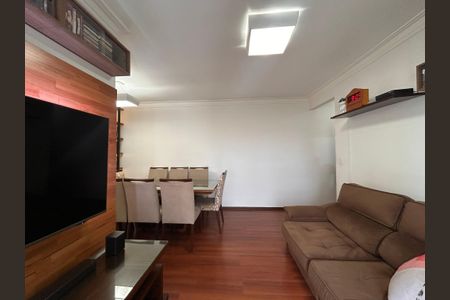 Apartamento à venda com 62m², 2 quartos e 1 vagaSala