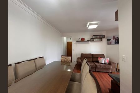 Apartamento à venda com 62m², 2 quartos e 1 vagaSala