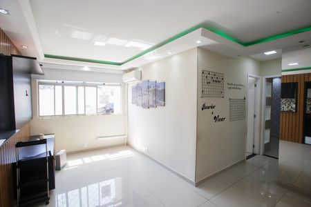 Sala de apartamento à venda com 2 quartos, 58m² em Taquara, Rio de Janeiro