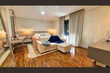 Casa de condomínio à venda com 533m², 4 quartos e 4 vagas Casa de condomínio à venda com 533m², 4 quartos e 4 vagasQuarto