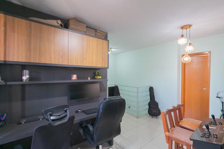 Escritório de apartamento à venda com 2 quartos, 140m² em Floresta, Belo Horizonte