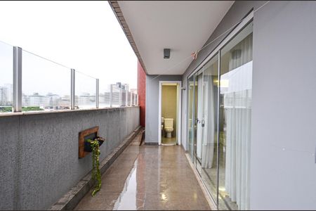 Apartamento à venda com 300m², 3 quartos e 3 vagasCobertura