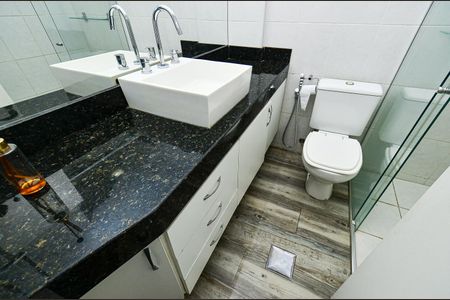 Apartamento à venda com 300m², 3 quartos e 3 vagasBanheiro Social