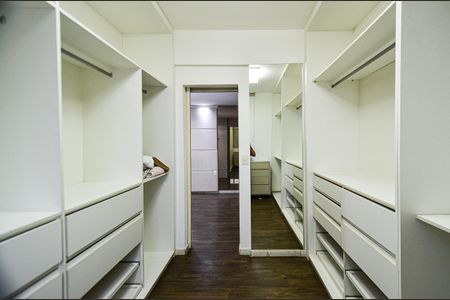 Apartamento à venda com 300m², 3 quartos e 3 vagasSuite 2 Closet