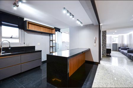 Apartamento à venda com 300m², 3 quartos e 3 vagasCozinha