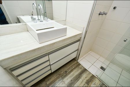 Apartamento à venda com 300m², 3 quartos e 3 vagasBanheiro Suite 1