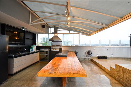 Apartamento à venda com 300m², 3 quartos e 3 vagasCobertura