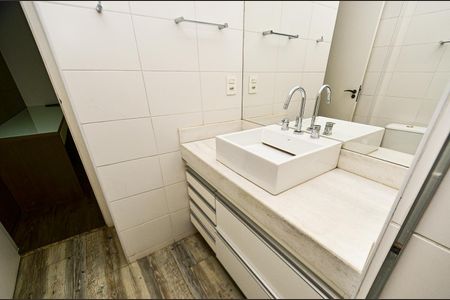 Apartamento à venda com 300m², 3 quartos e 3 vagasBanheiro Suite 1