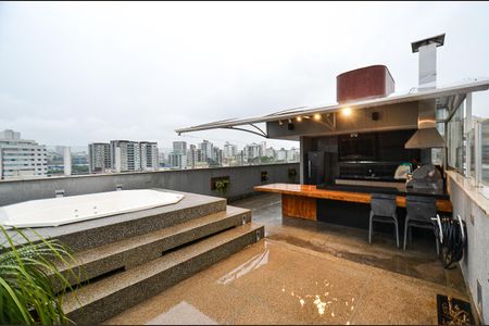 Apartamento à venda com 300m², 3 quartos e 3 vagasCobertura