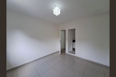 Casa à venda com 300m², 5 quartos e 3 vagas Casa à venda com 300m², 5 quartos e 3 vagasQuarto