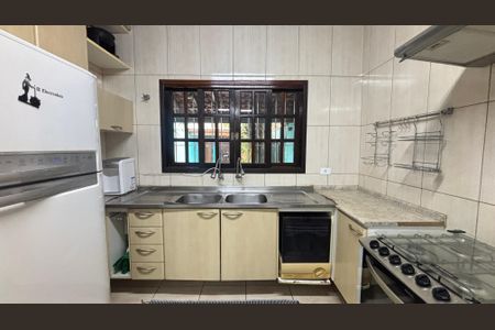 Casa à venda com 200m², 3 quartos e 4 vagas Casa à venda com 200m², 3 quartos e 4 vagasCozinha