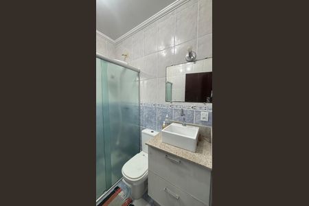 Casa à venda com 200m², 3 quartos e 4 vagas Casa à venda com 200m², 3 quartos e 4 vagasBanheiro