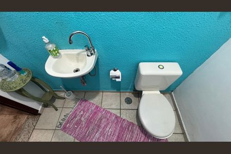 Casa à venda com 200m², 3 quartos e 4 vagas Casa à venda com 200m², 3 quartos e 4 vagasLavabo