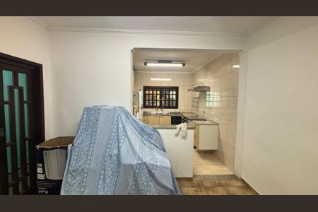 Casa à venda com 200m², 3 quartos e 4 vagas Casa à venda com 200m², 3 quartos e 4 vagasCozinha