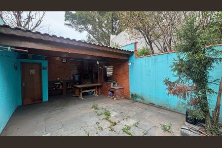 Casa à venda com 200m², 3 quartos e 4 vagas Casa à venda com 200m², 3 quartos e 4 vagasQuintal