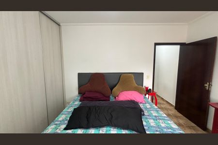 Casa à venda com 200m², 3 quartos e 4 vagas Casa à venda com 200m², 3 quartos e 4 vagasSuite