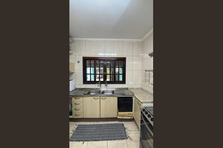 Casa à venda com 200m², 3 quartos e 4 vagas Casa à venda com 200m², 3 quartos e 4 vagasCozinha