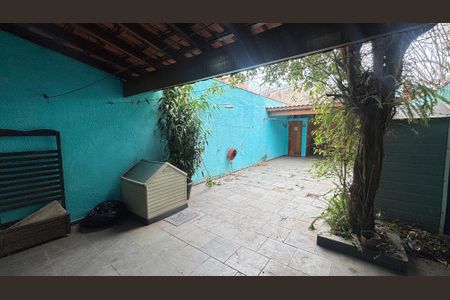 Casa à venda com 200m², 3 quartos e 4 vagas Casa à venda com 200m², 3 quartos e 4 vagasQuintal