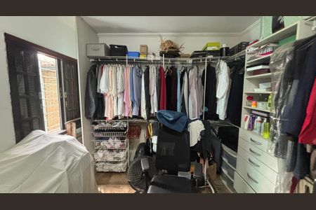 Casa à venda com 200m², 3 quartos e 4 vagas Casa à venda com 200m², 3 quartos e 4 vagasQuarto 2