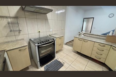 Casa à venda com 200m², 3 quartos e 4 vagas Casa à venda com 200m², 3 quartos e 4 vagasCozinha