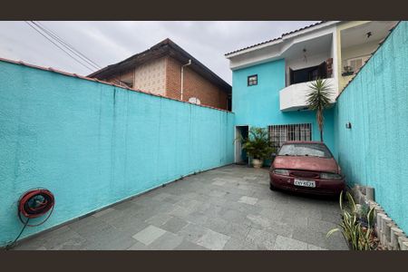 Casa à venda com 200m², 3 quartos e 4 vagas Casa à venda com 200m², 3 quartos e 4 vagasGaragem