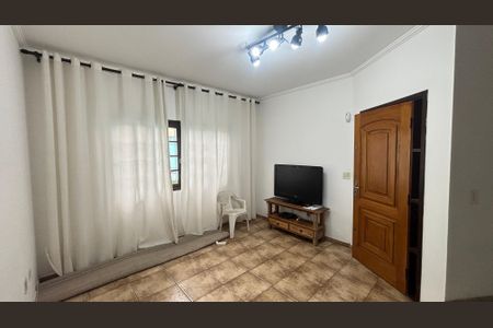 Casa à venda com 200m², 3 quartos e 4 vagas Casa à venda com 200m², 3 quartos e 4 vagasSala