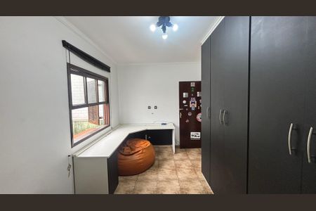 Casa à venda com 200m², 3 quartos e 4 vagas Casa à venda com 200m², 3 quartos e 4 vagasQuarto 1