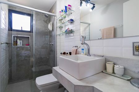 Apartamento à venda com 89m², 3 quartos e 2 vagas Apartamento à venda com 89m², 3 quartos e 2 vagasBanheiro da Suíte