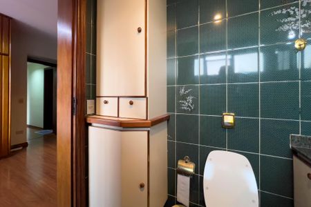 Apartamento à venda com 143m², 3 quartos e 2 vagasBanheiro do quarto 1