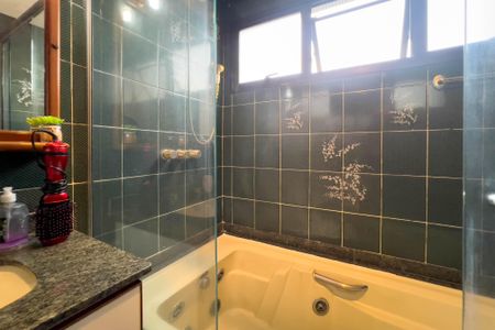 Apartamento à venda com 143m², 3 quartos e 2 vagasBanheiro da Suíte 1