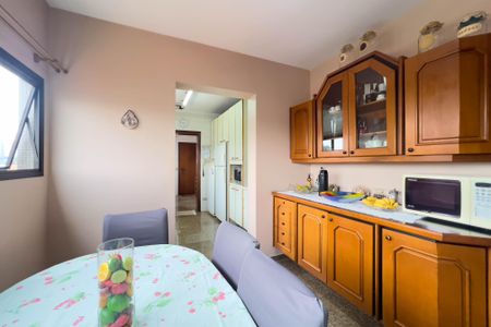 Apartamento à venda com 143m², 3 quartos e 2 vagasCopa 