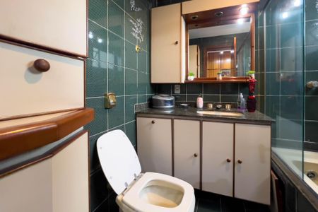 Apartamento à venda com 143m², 3 quartos e 2 vagasBanheiro da Suíte 1