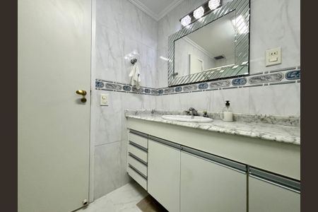 Apartamento à venda com 73m², 2 quartos e sem vagaBanheiro social