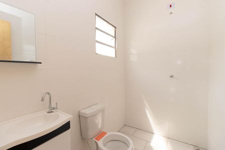 Banheiro de apartamento para alugar com 1 quarto, 50m² em Jardim Palmira, Guarulhos