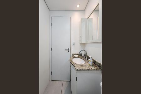 Apartamento à venda com 70m², 3 quartos e 2 vagasBanheiro Social 
